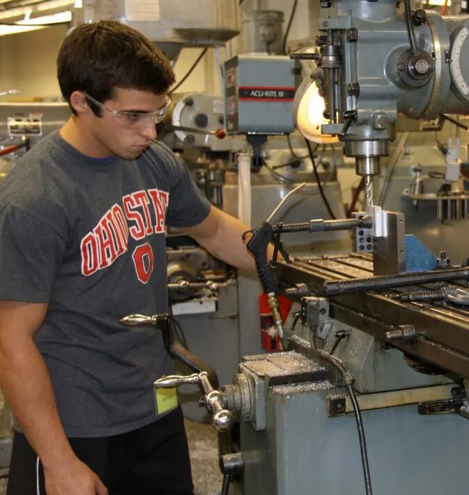 фрезеровщики москва. такар. токарь фрезеровщик. профессия фрезеровщик. фрезеровщика.