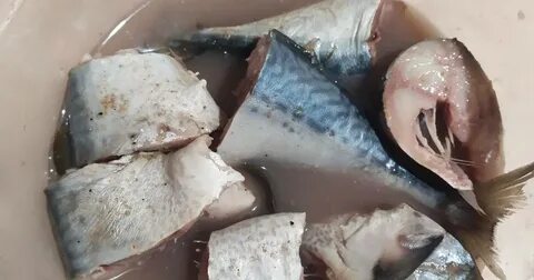 Как почистить скумбрию свежемороженую