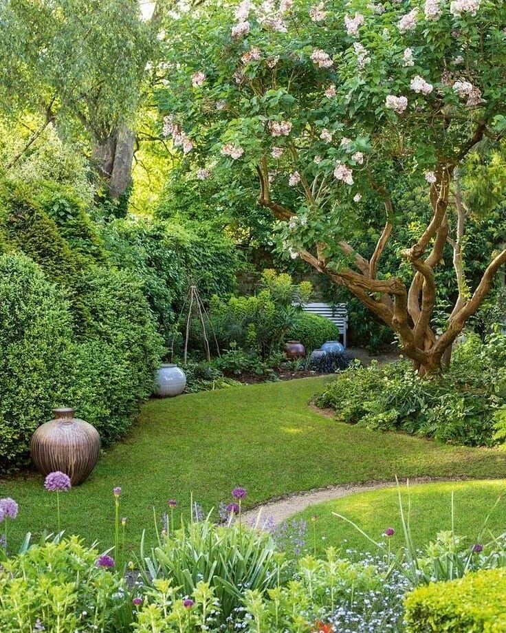 Плодовый сад дома. Хелен парк+ ландшафт. Ник Ховард ландшафтный дизайнер. Аптекарский огород яблони.