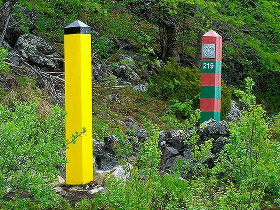 Граница с норвегией. Граница с Норвегией пограничники. Российская граница с Норвегией. Российско финско Норвежская граница. Граница Мурманск граница с Норвегией.