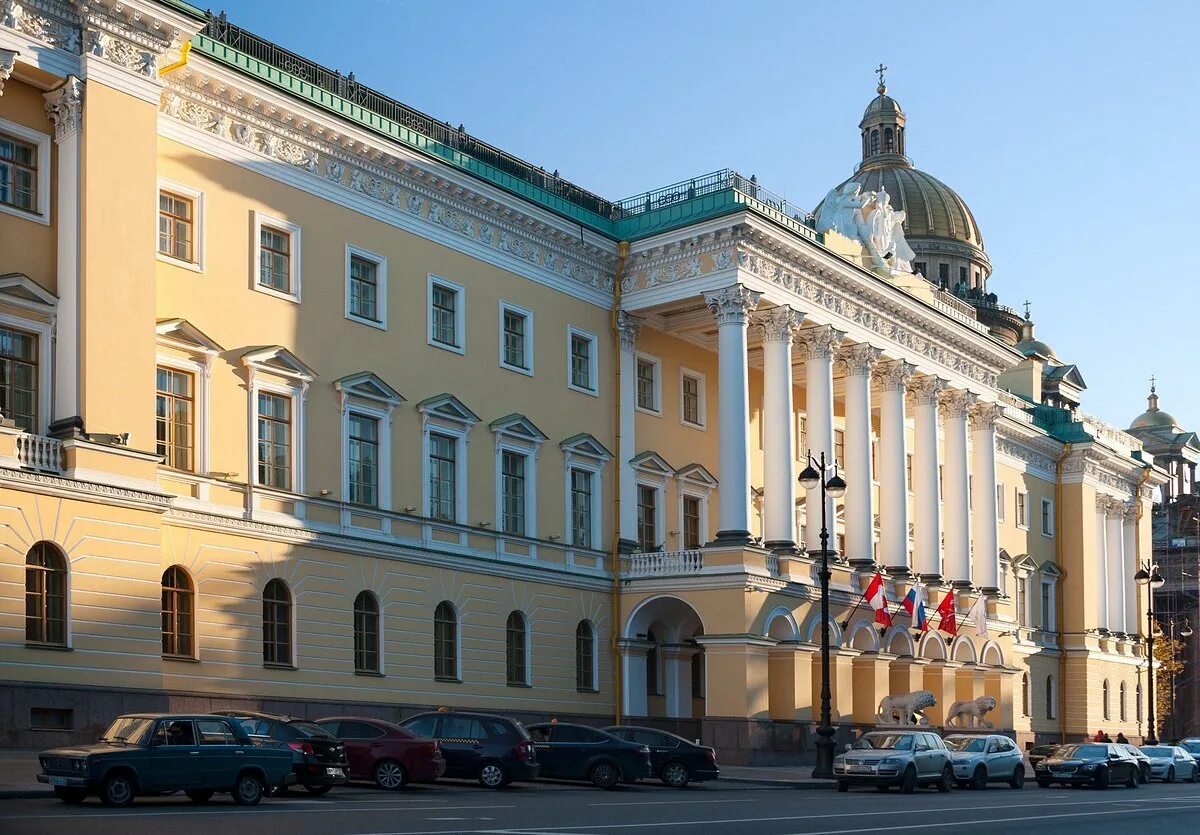 Four seasons lion palace санкт-петербург. Petersburg 5*. Four seasons lion palace st. Гостиница four seasons санкт-петербург. 4 seasons санкт-петербург отель.