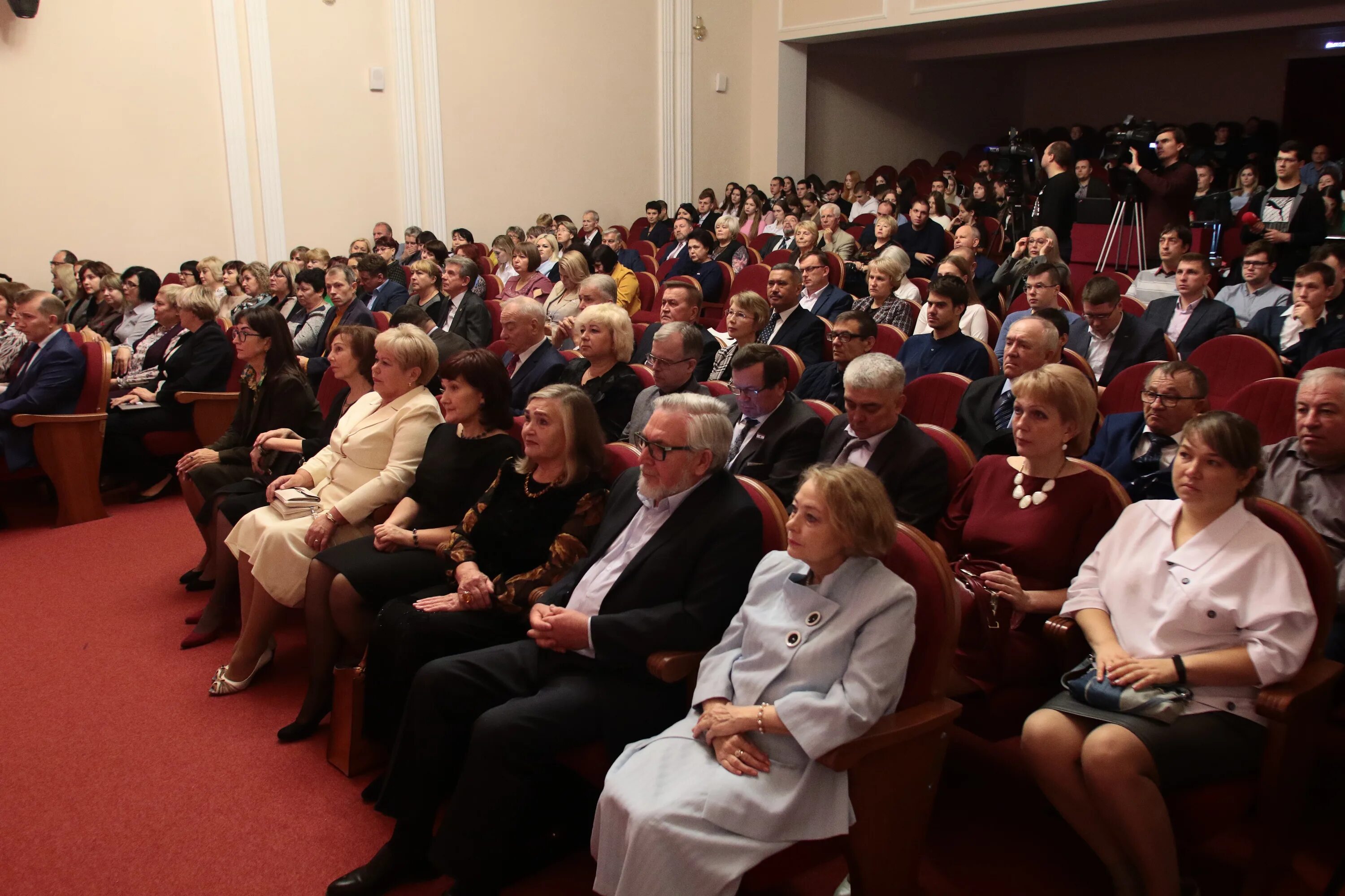 институт гуманитарных наук при правительстве республики мордовия. саранск институт гуманитарных наук саранск. саранск институт гуманитарных наук саранск. вести мордовия. нии гуманитарных наук саранск здание.