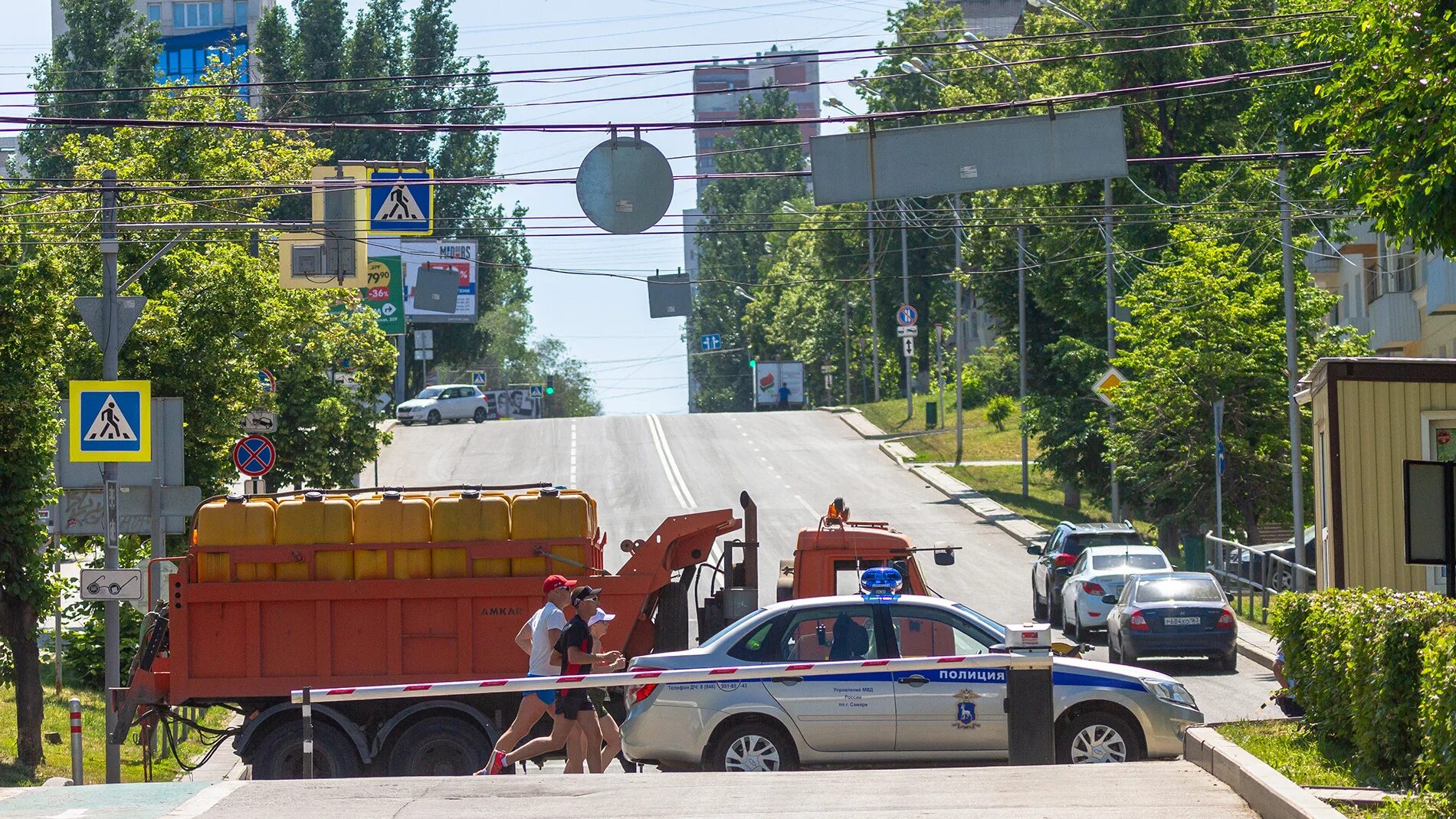 Перекрыли набережную сегодня. Перекрыли набережную сегодня