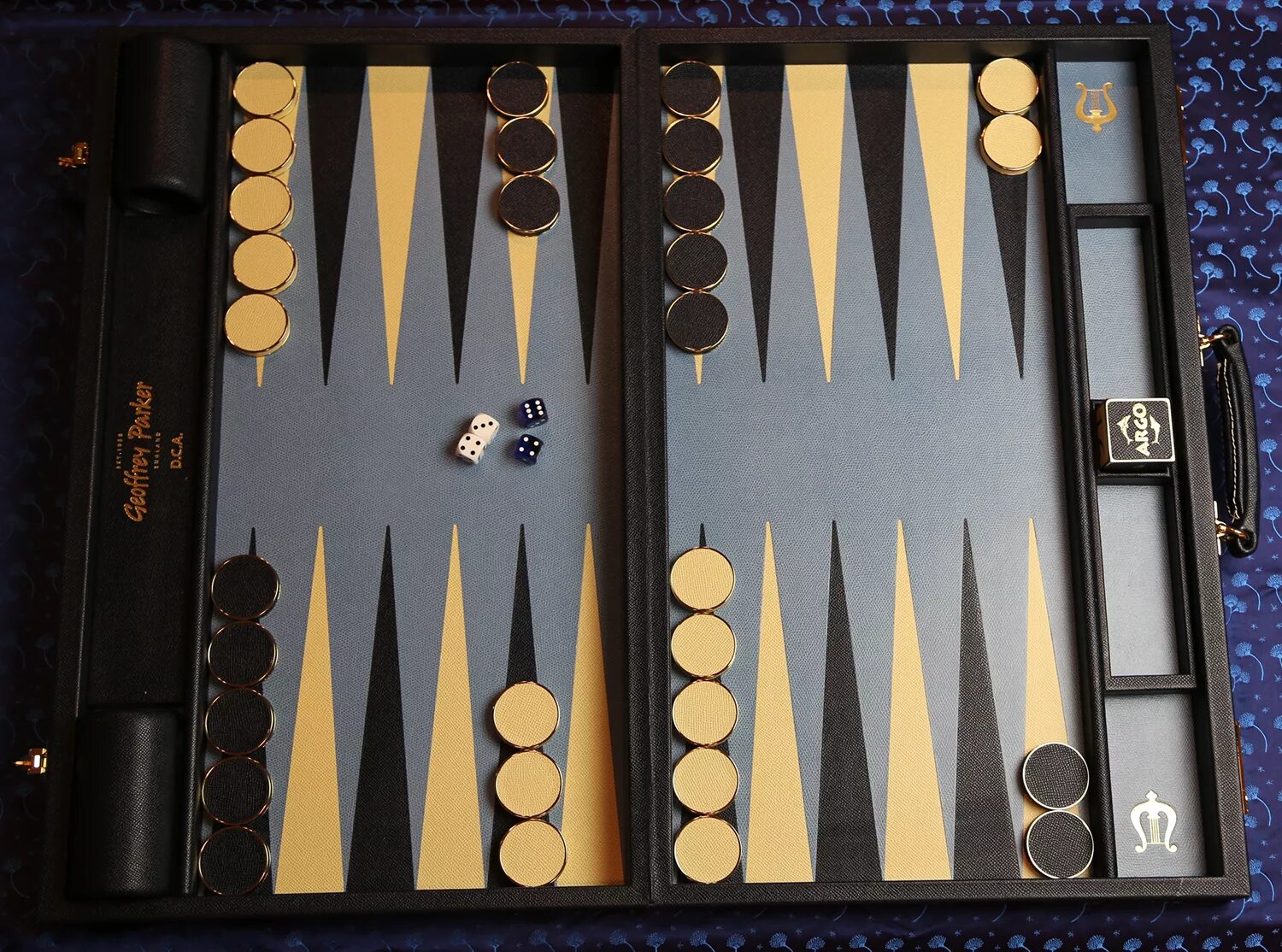 Игровые нарды. Нарды бэкгаммон короткие. Backgammon короткие нарды. Нарды короткие турнир Backgammon. Длнинныекороткие нарды.