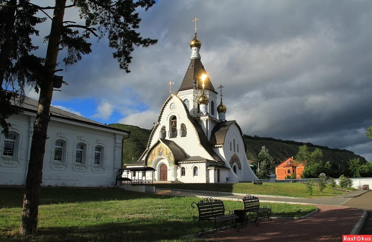 свято-успенский монастырь красноярск летом. свято-успенский монастырь красноярск. мужской монастырь удачный. мужской монастырь удачный. красноярск успенский мужской монастырь церкви.