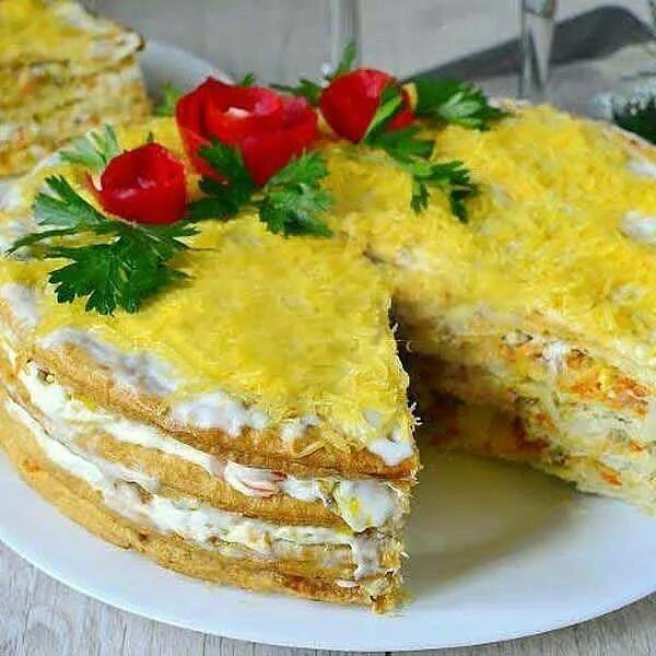Закусочный торт наполеон из готовых. Закусочный наполеон с рыбной консервой. пирог наполеон закусочный с консервой. закусочный торт наполеон с консервой. закусочный торт «наполеон» snack cake &quot;.