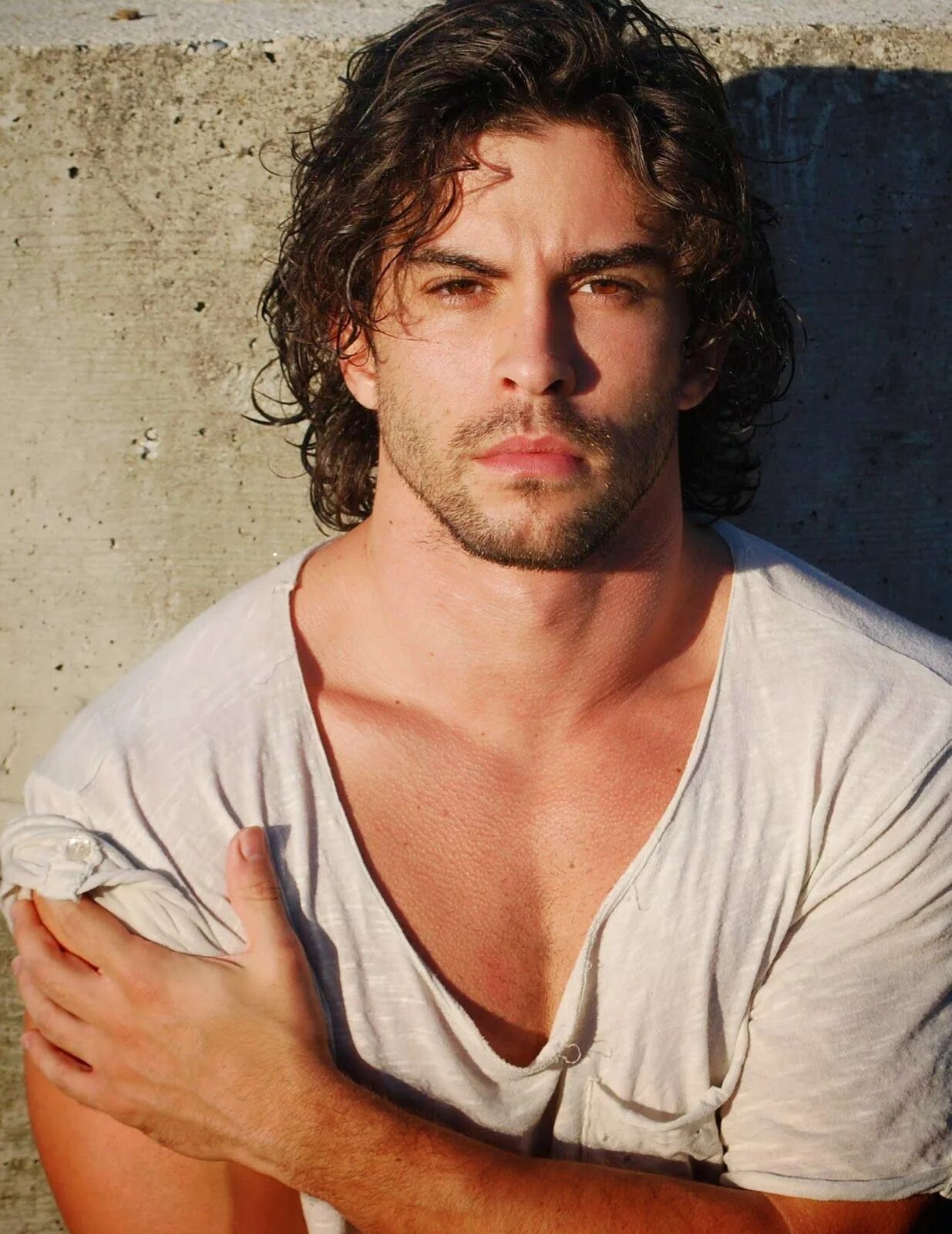Красивые мужчины брюнеты. Juan betancourt модель. Греки итальянцы. Красивые кареглазые мужчины. Сердар kayabali.
