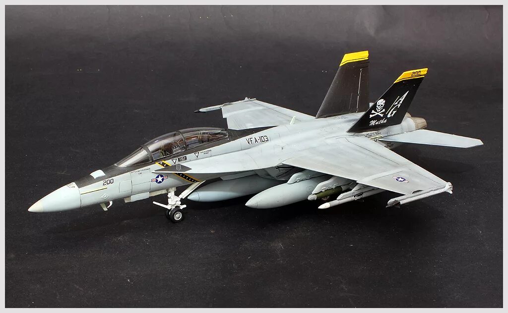 F 18 super Hornet 1 72. Revell f/a-18e super Hornet 1/72. F/A-18e/f super Hornet 1/72 Ревелл. 12535 Academy 1/72 самолёт USN F/A-18f "VFA-103 Jolly Rogers".