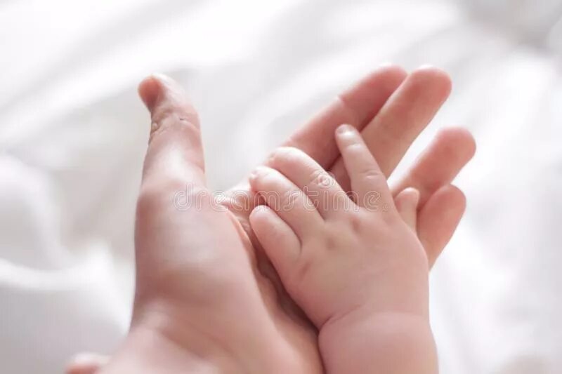 Ручка младенца. Натер с ладоши гручничек. Ручка малыша. Ручка малыша. Ладошка малыша.