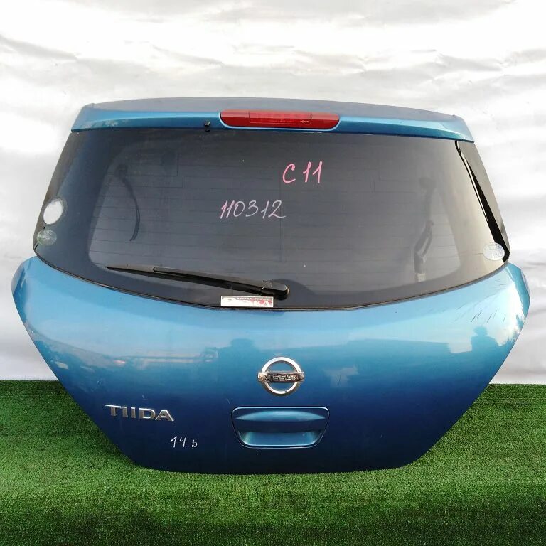 Багажник на тойота ист 2003. Крышка багажника тойота королла 150. Крышка багажника т. В новосибирске крышку багажника. Крышка багажника tiida c13.