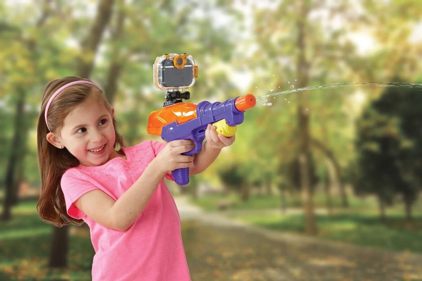 Включи детство 2. Kidizoom Action cam. Детский фотоаппарат с играми. Ребенок с видеокамерой. Игрушечная видеокамера детская.