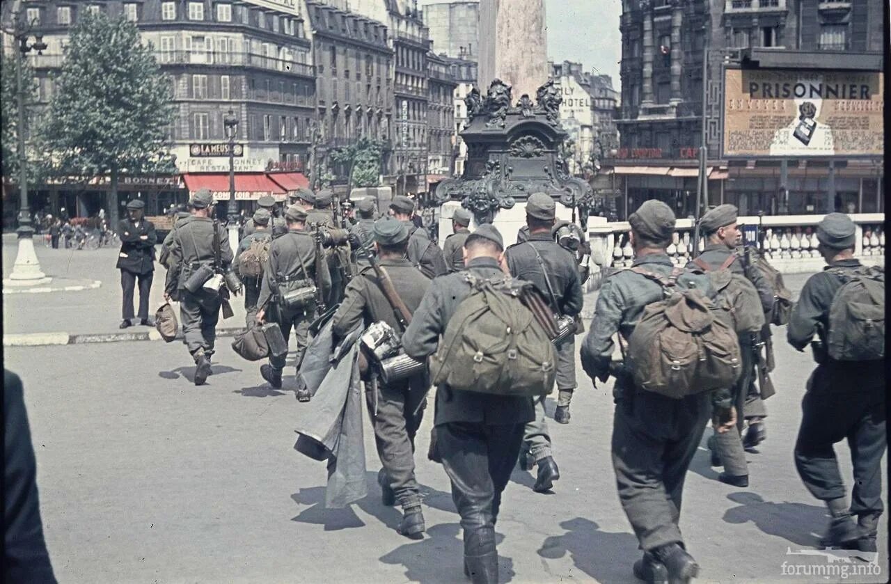 Француз часть. Немецкие солдаты в Париже 1940. Французская кампания вермахта. Французская кампания 1940. Вермахт во Франции 1940.