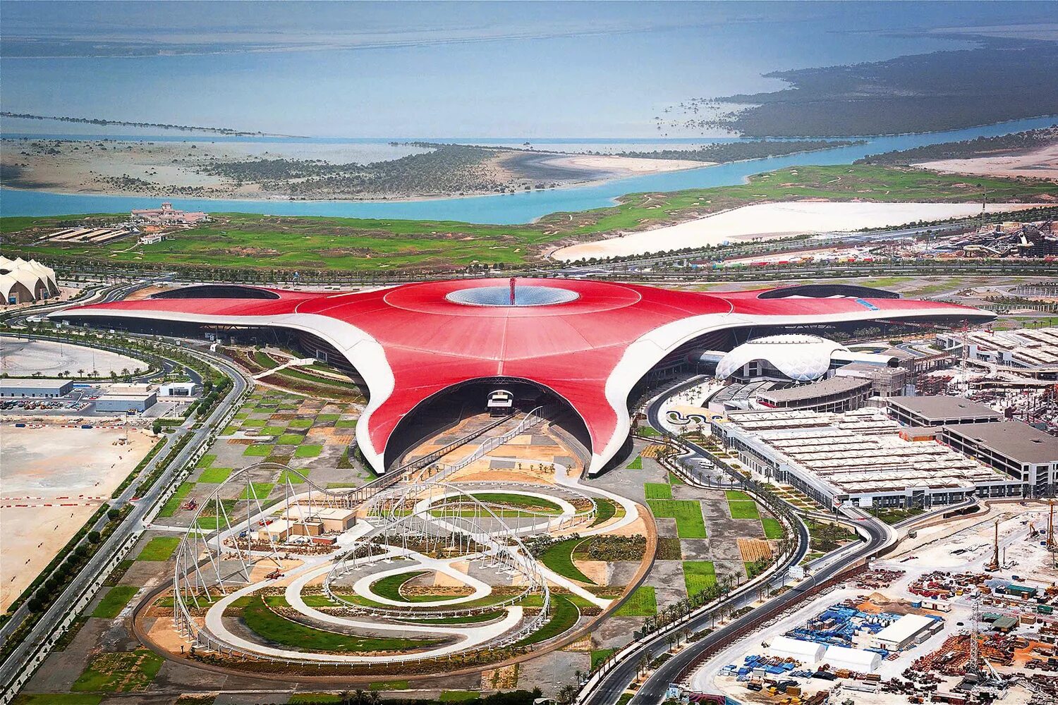 Парк феррари в дубае. Абу-Даби Ferrari World Abu Dhabi. Феррари парк Абу Даби. Ferrari World Дубай. Парк развлечений Ferrari World (остров яс, Абу-Даби).