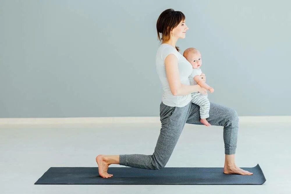 Yoga mommy. Crazy mom. Тренировки всей семьей. Фитнес для малышей. Бэйби йога.