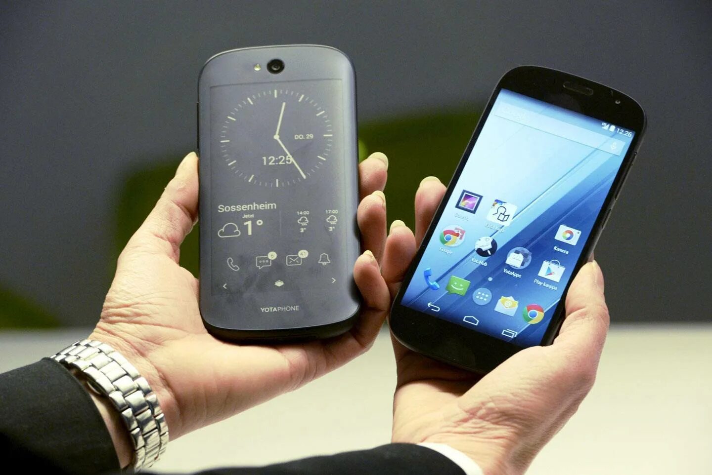 Йотафон 1. YOTAPHONE 2. Российский смартфон йотафон. Смартфон Yota YOTAPHONE 3. Любой телефон в россии