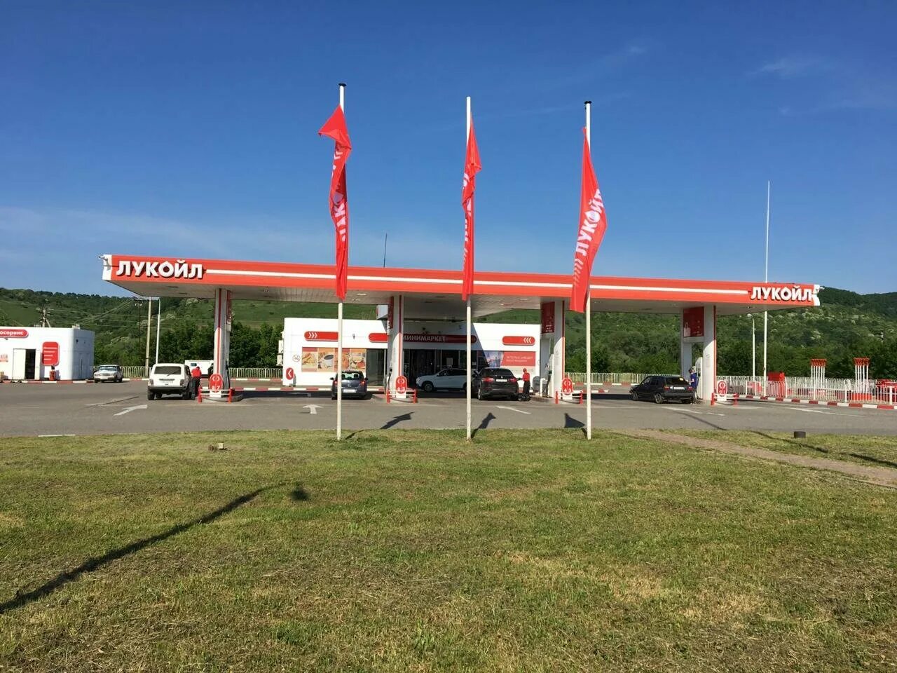 Е е майкоп. Lukoil Gas Station. Лукойл Майкоп. Майкоп улица Шоссейная 407 е. Туапсе Лукойл.