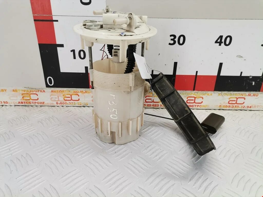 Датчик уровня топлива меган 2 артикул. Датчик уровня топлива рено дастер 1. Датчик уровня топлива рено меган 2. Указатель топлива рено кангу 1,2. Уровня топлива меган 2.