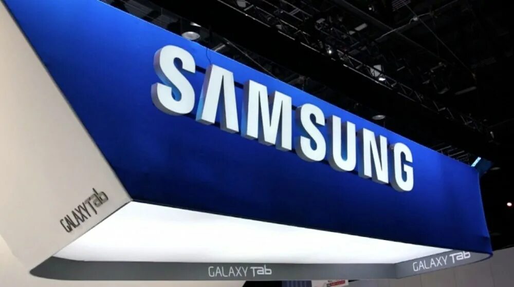 Реклама самсунг в москве. Реклама samsung в журнале. Samsung слоган. Терминал самсунг. Реклама самсунг.