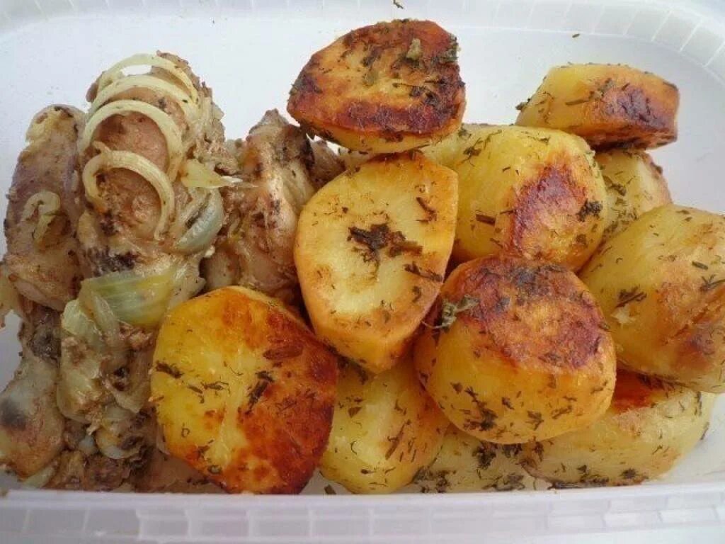Как вкусно замариновать картошку для запекания