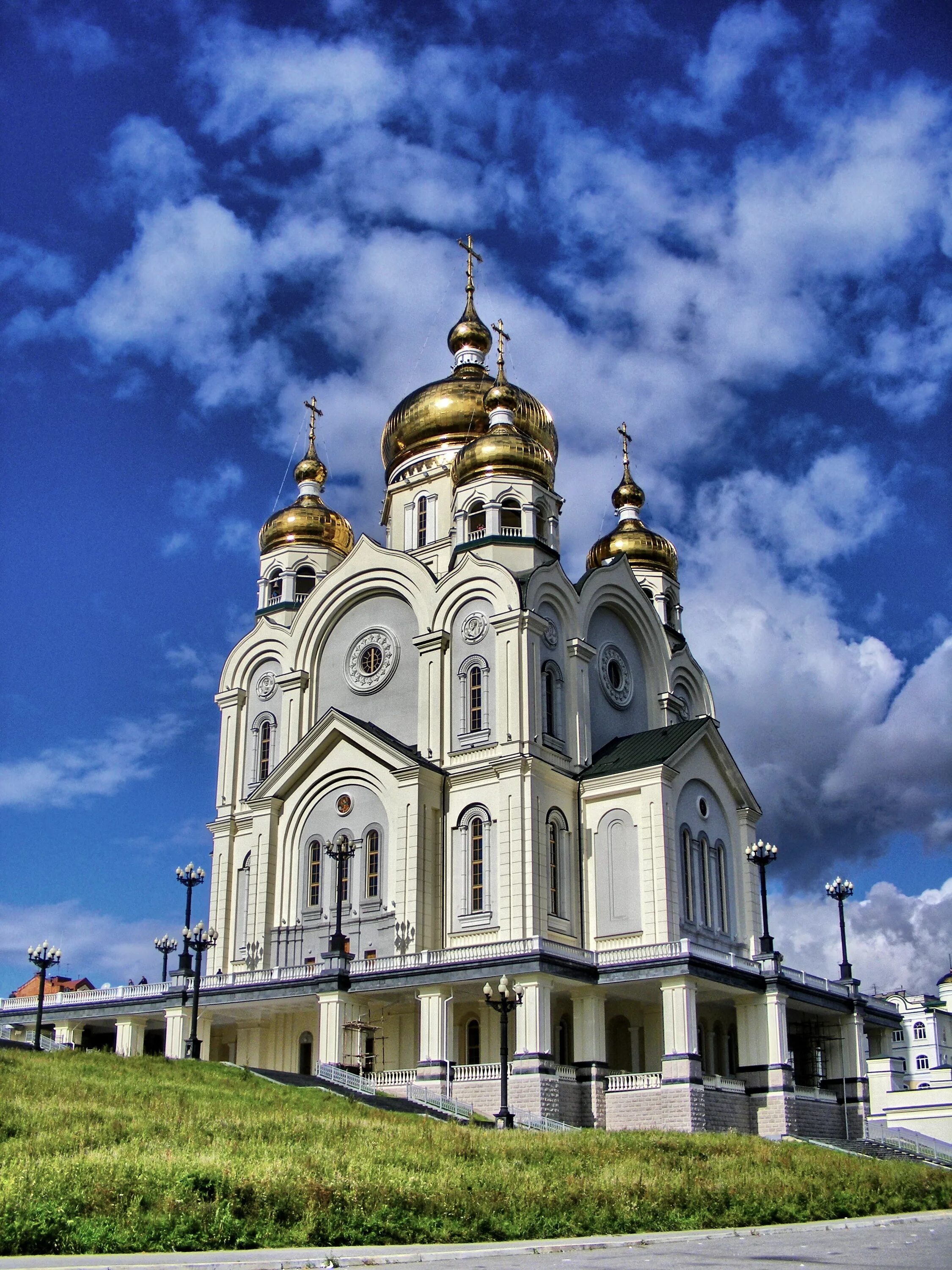 Сочинские храм михаила архангела. Центральный храм города. Благовещенский кафедральный собор воронеж. Центральный храм города. Успенский собор город ярославль.