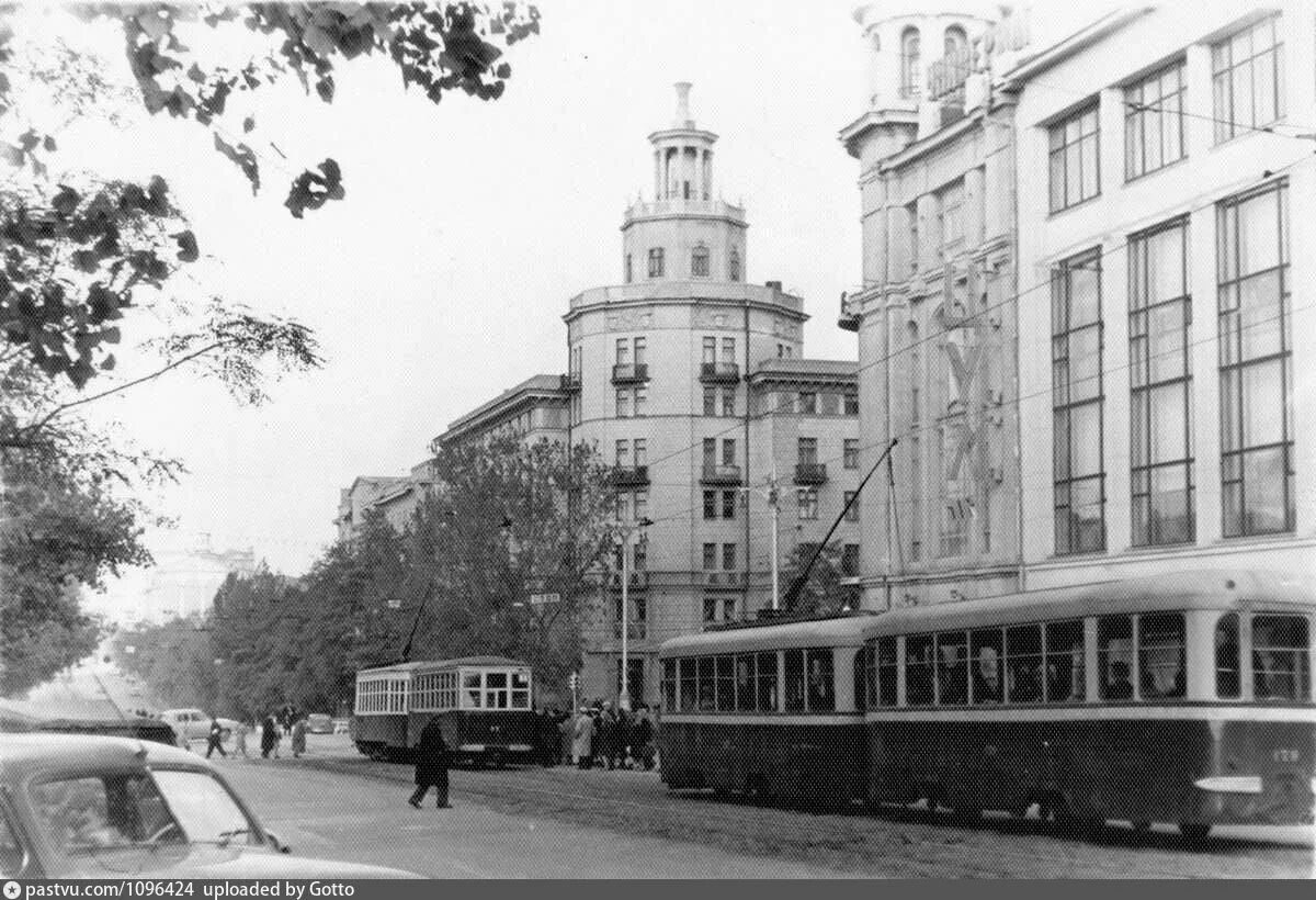 Трамваи 50-х. Буденновский проспект 100 лет назад. Будённовский советские фото. Пр. Буденновский 93а/220.