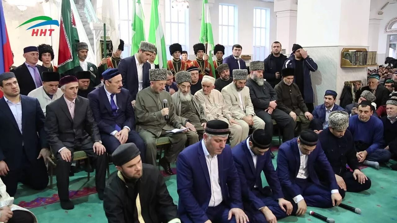 Мавлид на кумыкском языке. Муфтий рд ахмад-хаджи абдулаев. дом муфтия дагестана ахмад хаджи. мавлид алимов. мавлид в дагестане.