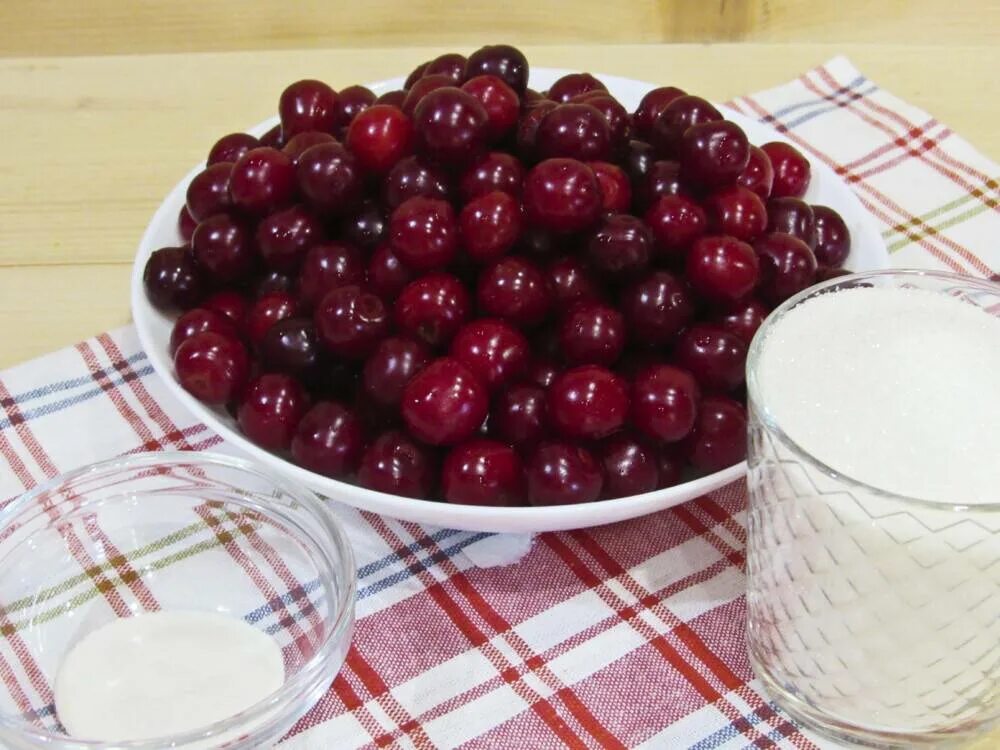 Вишня с сахаром на зиму. Вишня без косточки. заготовки из вишни. вишня в собственном соку. вишня в сиропе на зиму.
