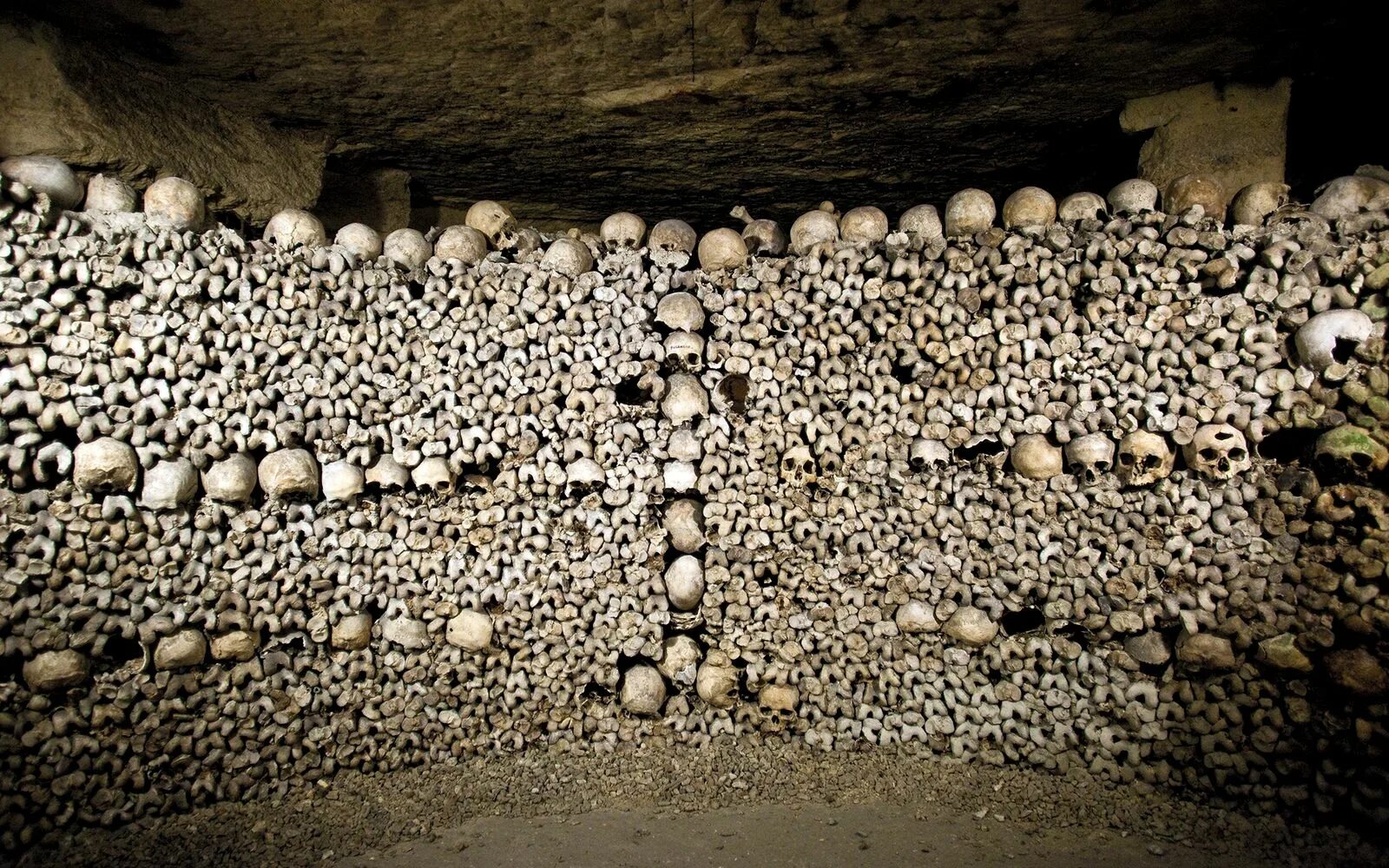 The catacombs of solaris revisited