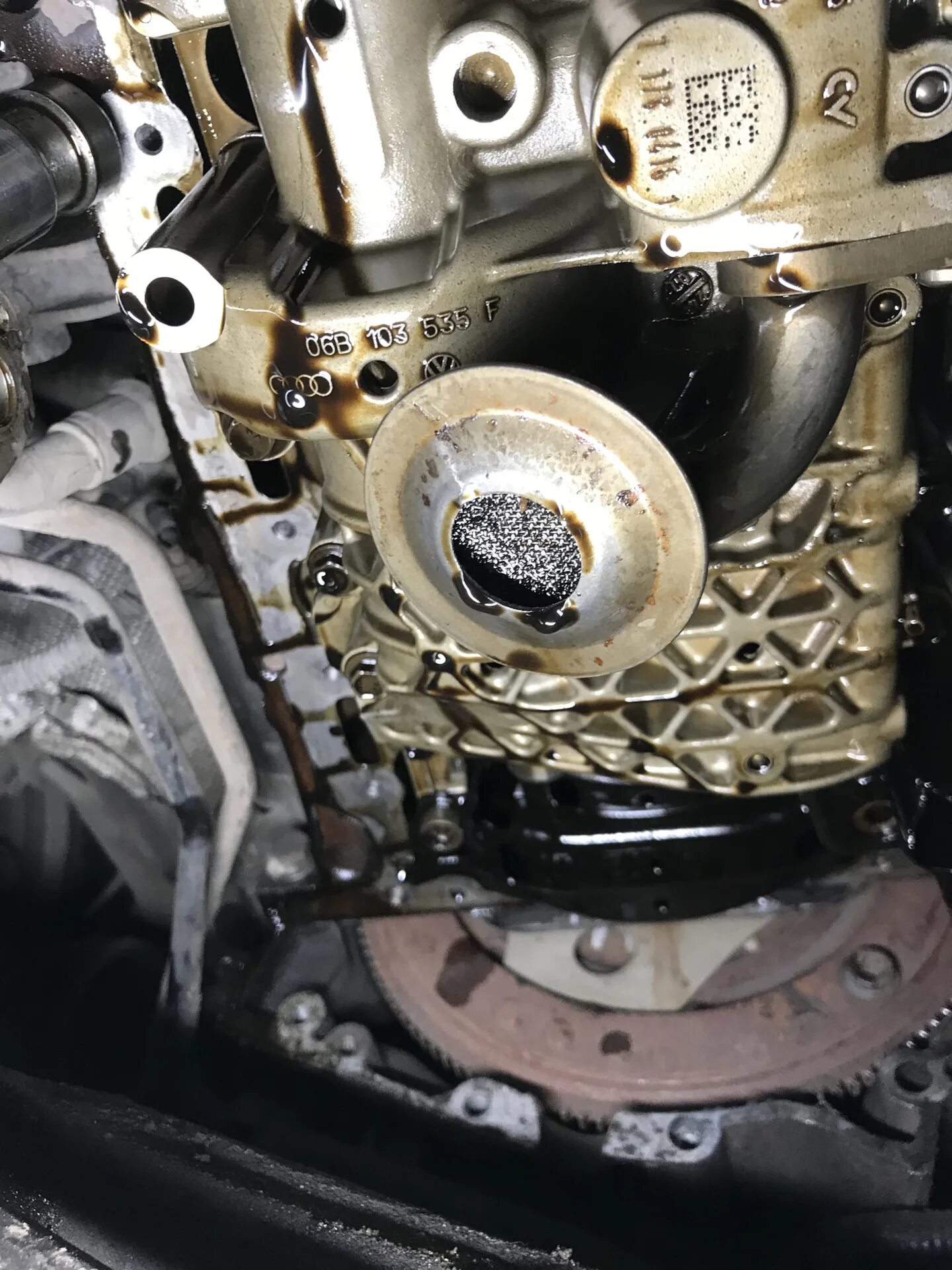 Масло в двигатель 2.0 tfsi. Bwa 2.0 tfsi. датчик давления масла 2.0 tfsi. cdnc 2.0 tfsi давление масла. датчик давления масла ауди а5 2.0 tfsi.