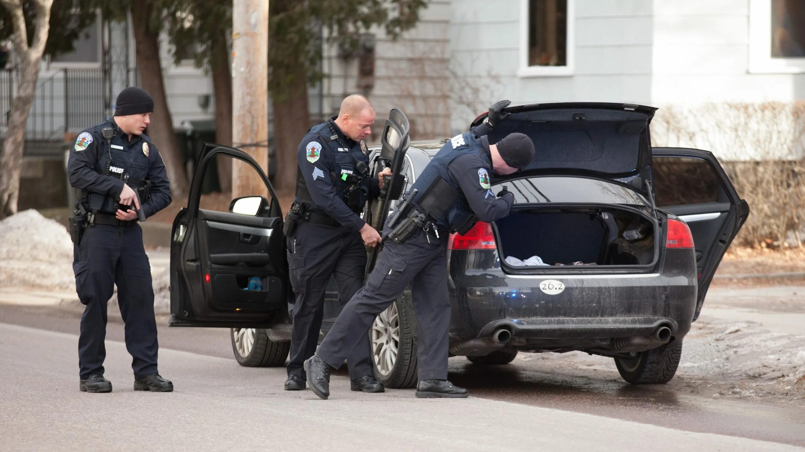 Фининспектор обыскивать