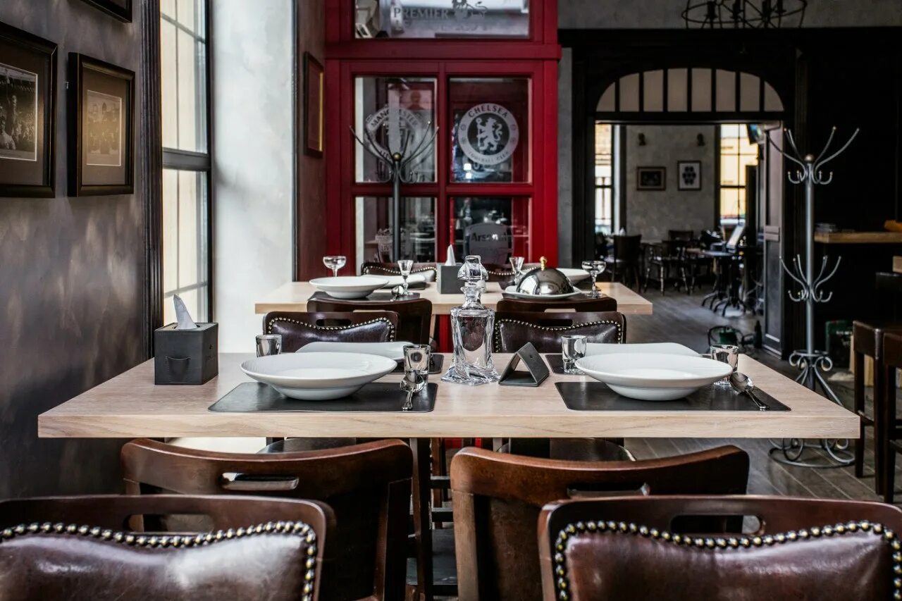 Кафе пинки терас в минске. Роял оак паб. Роял ок. Royal oak pub минск меню. Роял оак паб.