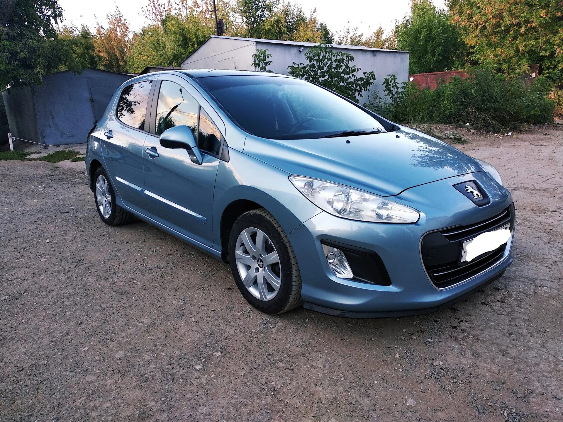 Купить пежо 308 2008 года. Пежо 308 2012. Пежо 308 1.6 2008. Peugeot 308 1. Пежо 308 хэтчбек 2009.