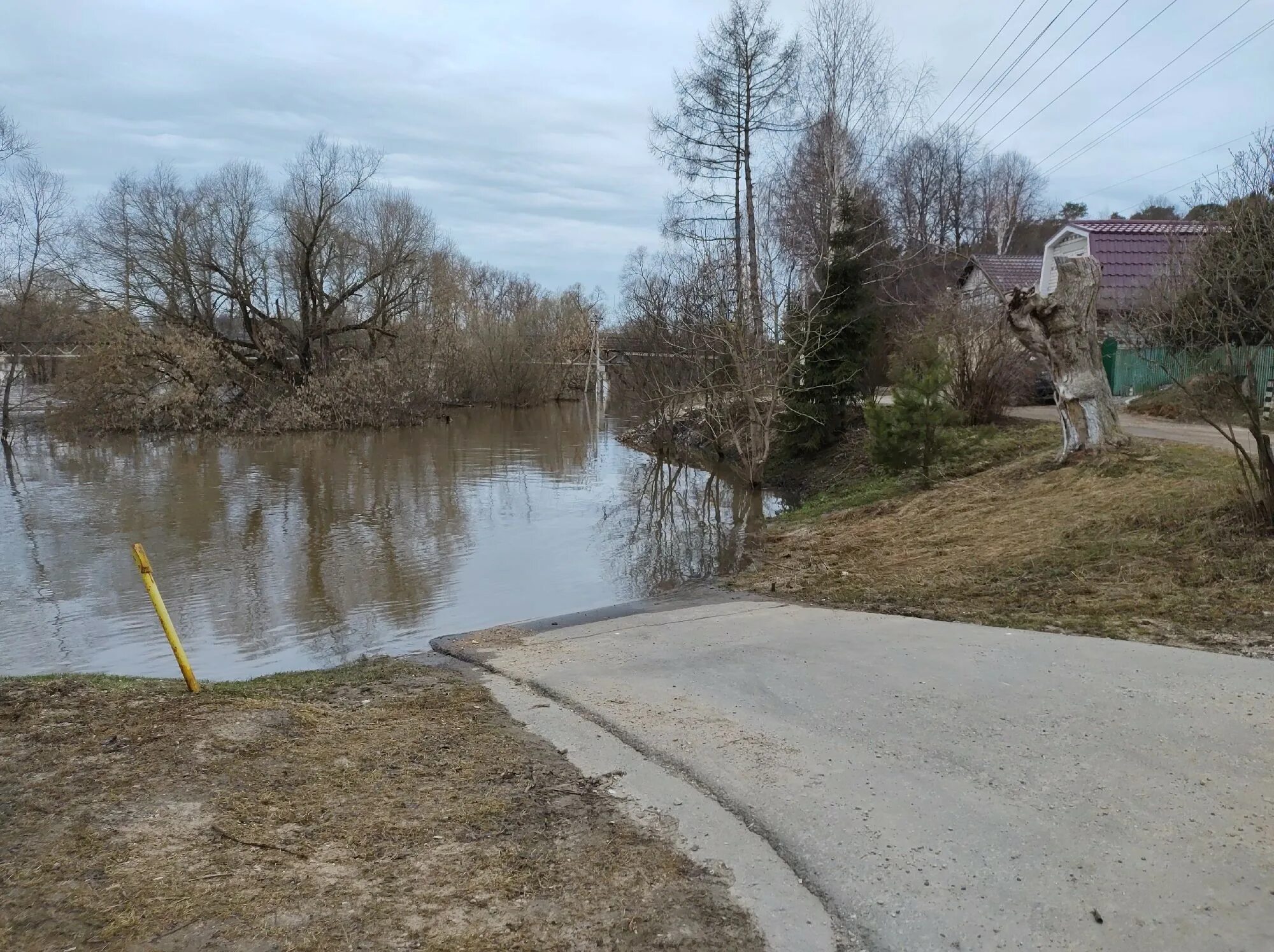 Разлив оки 2024 в калуге. Разлив реки в Протвино. Разлив Протвы в Протвино. Река Протва Серпухов. Разлив Оки Подмоклово 2022.