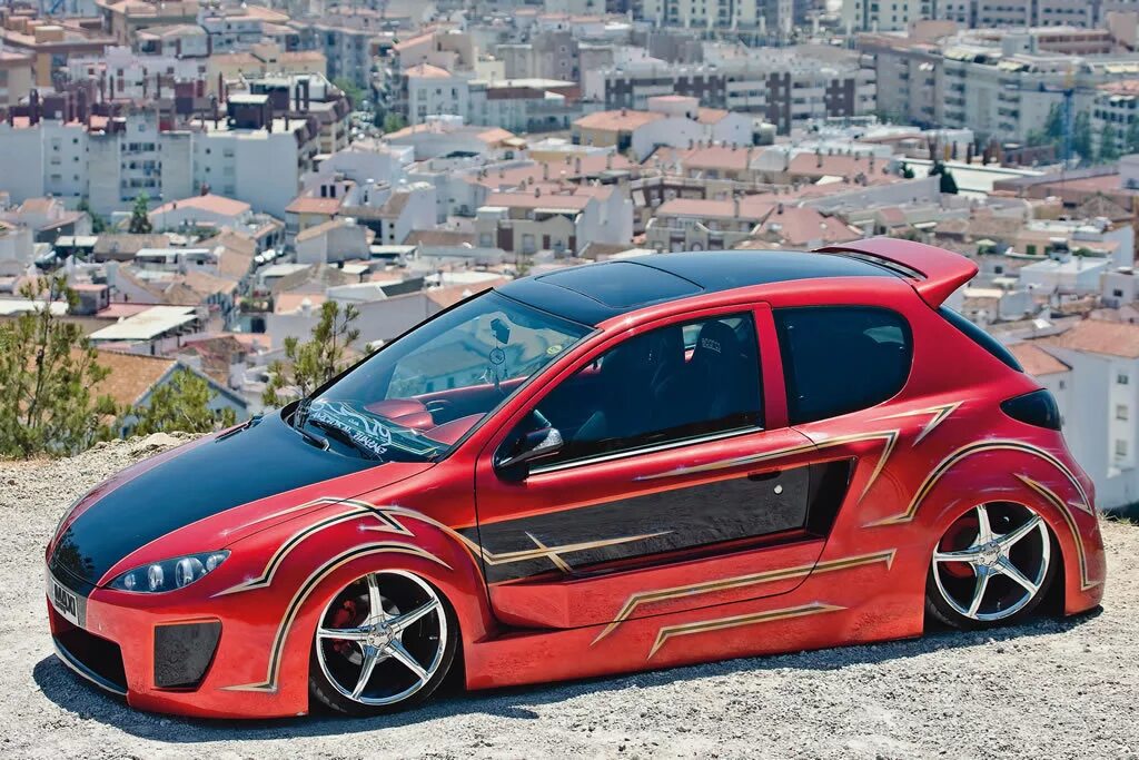 Тюнингованная пежо. Peugeot 206 tuning. peugeot 206 tuned. тюнингованный пежо 206. peugeot 206 тюнинг.