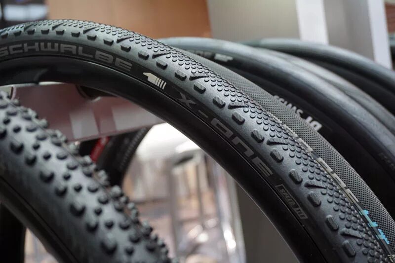 Велопокрышки шипы Швальбе 24". Schwalbe Snow stud. Циклокросс велопокрышки. Велосипедные шины Швальбе антипрокольные 584х40.