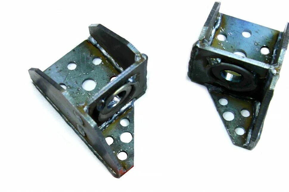 кронштейн крепления амортизатора нива