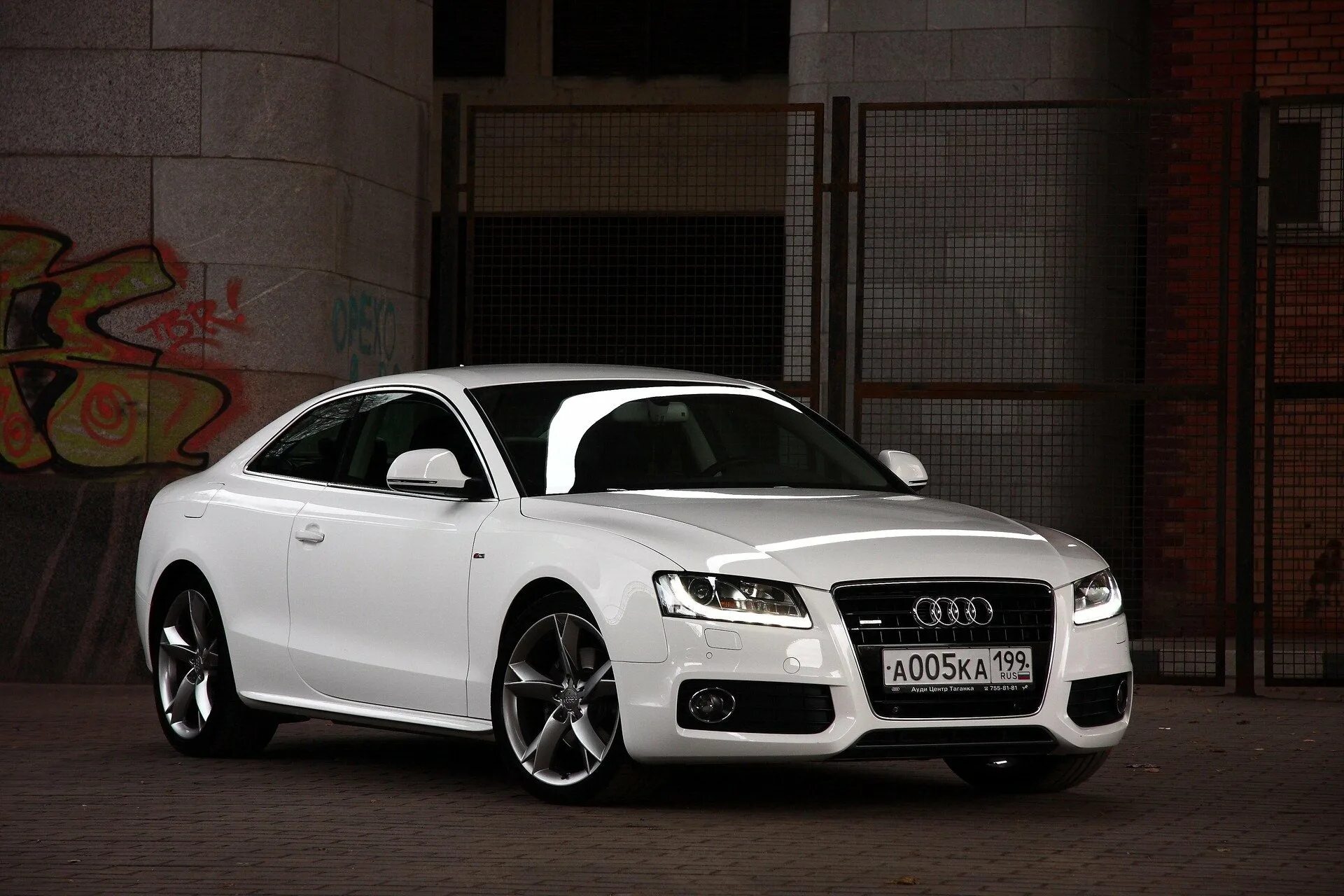 Ауди 5 год выпуска. Ауди а5 кватро. Audi a5 купе 2011. Audi a5 Sportback белая. Audi a5 Coupe White.