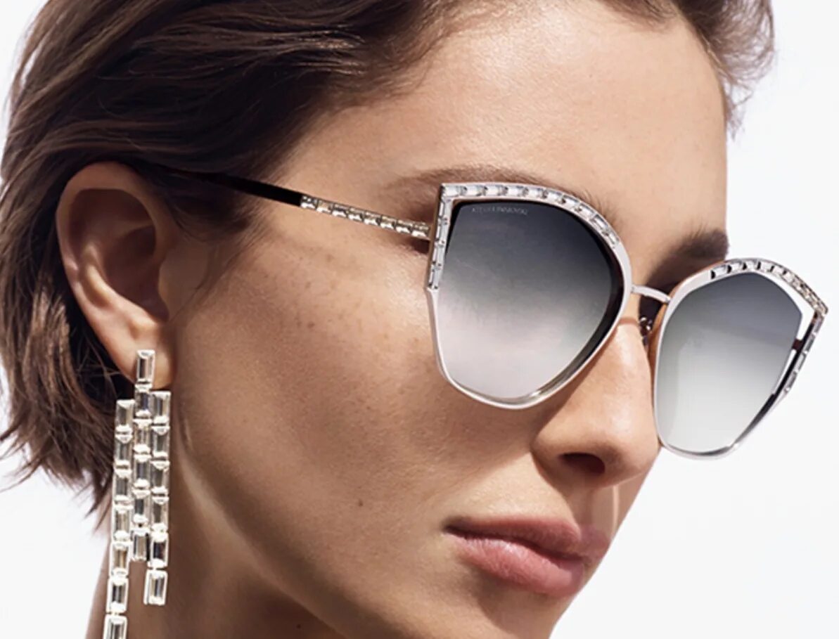 Очки со. Очки сваровски ательер. swarovski 2025. atelier swarovski солнцезащитные очки. 5134016 swarovski оправа.