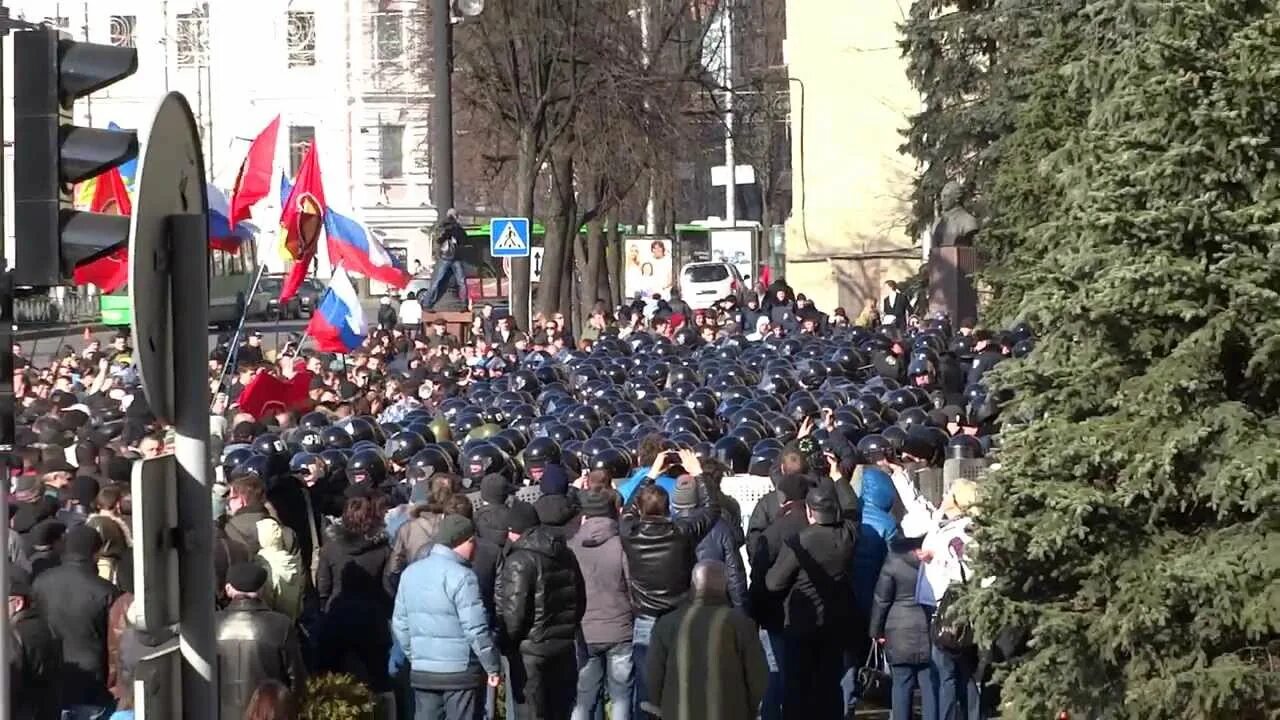 Новости харькова сегодня свежие события. Пророссийский митинг в Харькове 2014. Харьков пророссийские митинги 2022. Пророссийский митинг в Харькове. Пророссийский митинги Украина 2014.