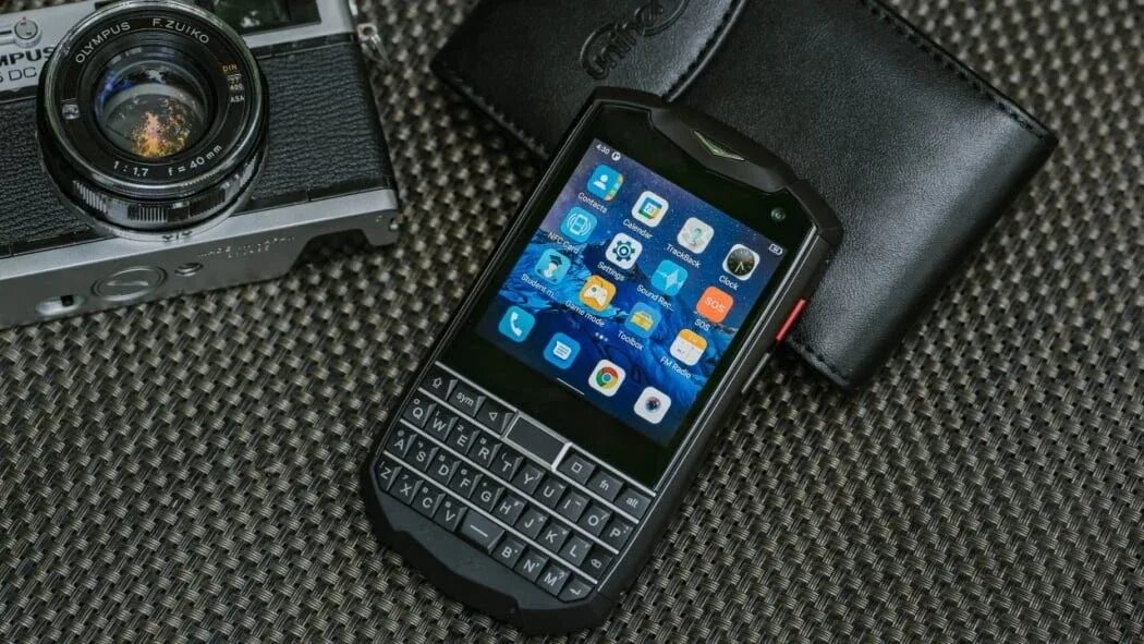 Unihertz Titan Pocket. Телефон unihertz Titan. Unihertz QWERTY. Unihertz Titan Review.