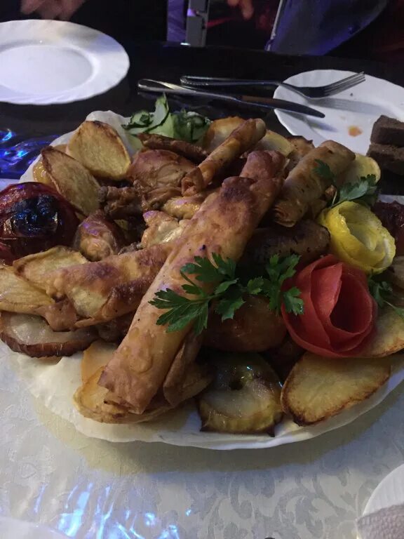 Шашлычный дворик новый уренгой. Шашлычный дворик новый уренгой. Кафе мангал колпашево. Жаровня новый уренгой. Шашлычная на углях новый уренгой.