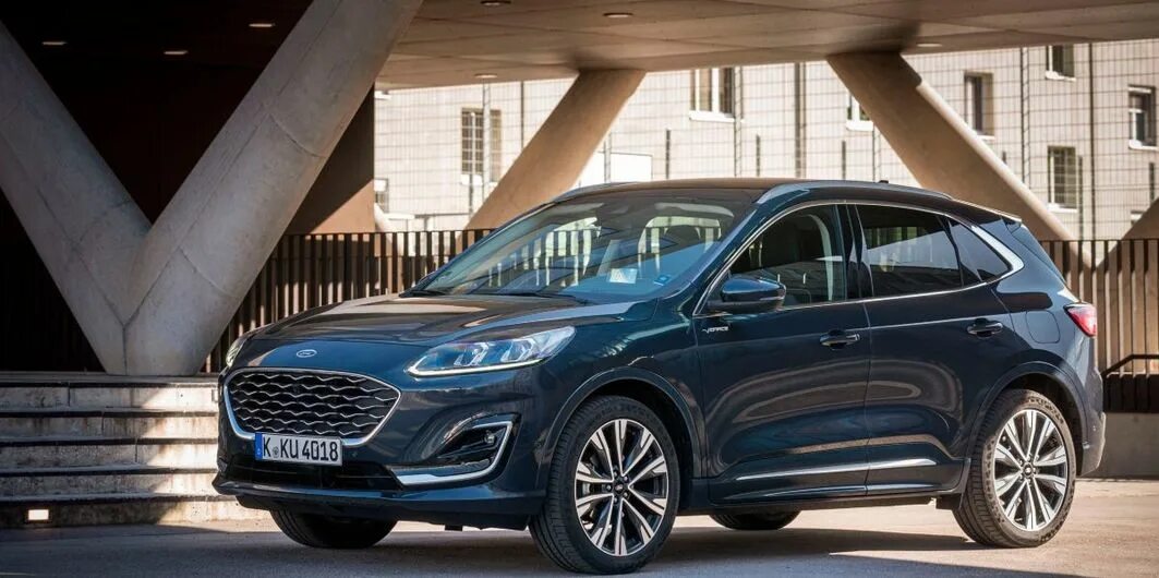 Форд Куга 2 синий. Форд Куга 2 r20. Куга 2019 2,0 дизель. Deep Impact Blue Ford Kuga.