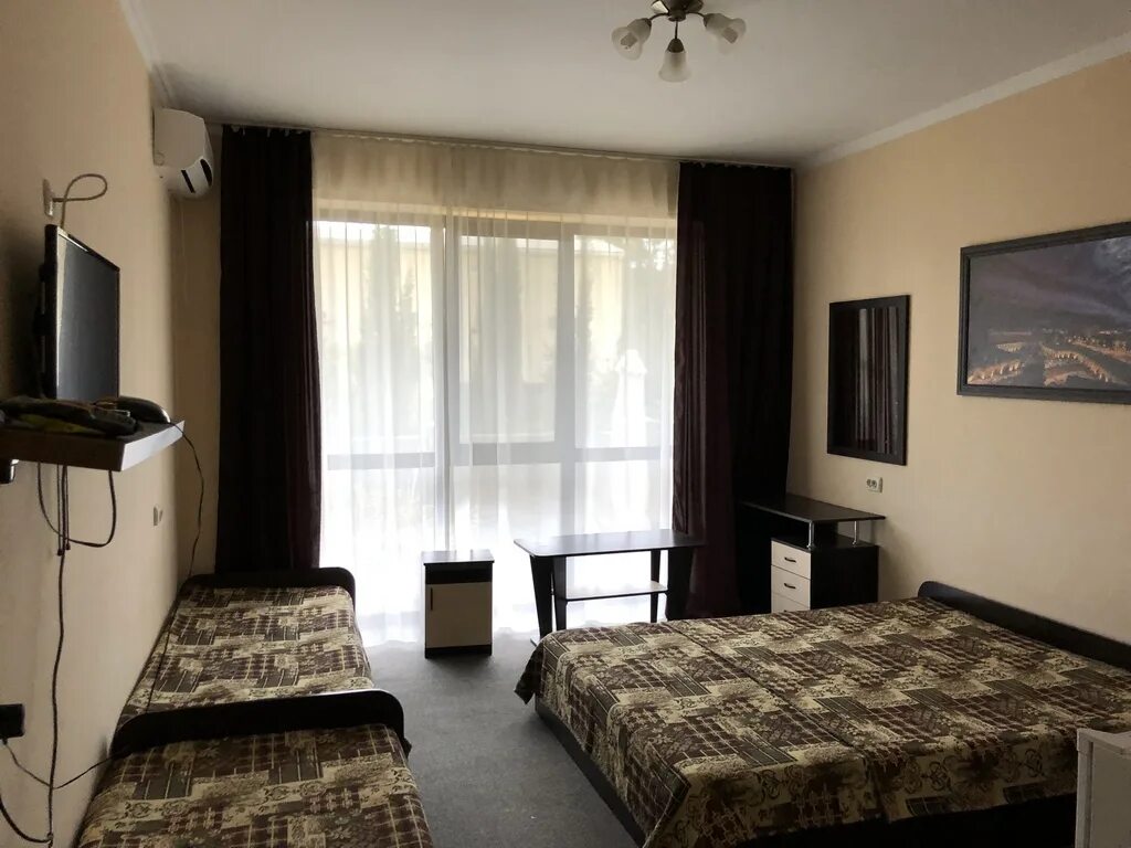 Песочный, ул. Гостевой дом лир поселок песочный. Гостиница пос песочное. Гостиница пос песочное. Отель бирлик крым песчаное.