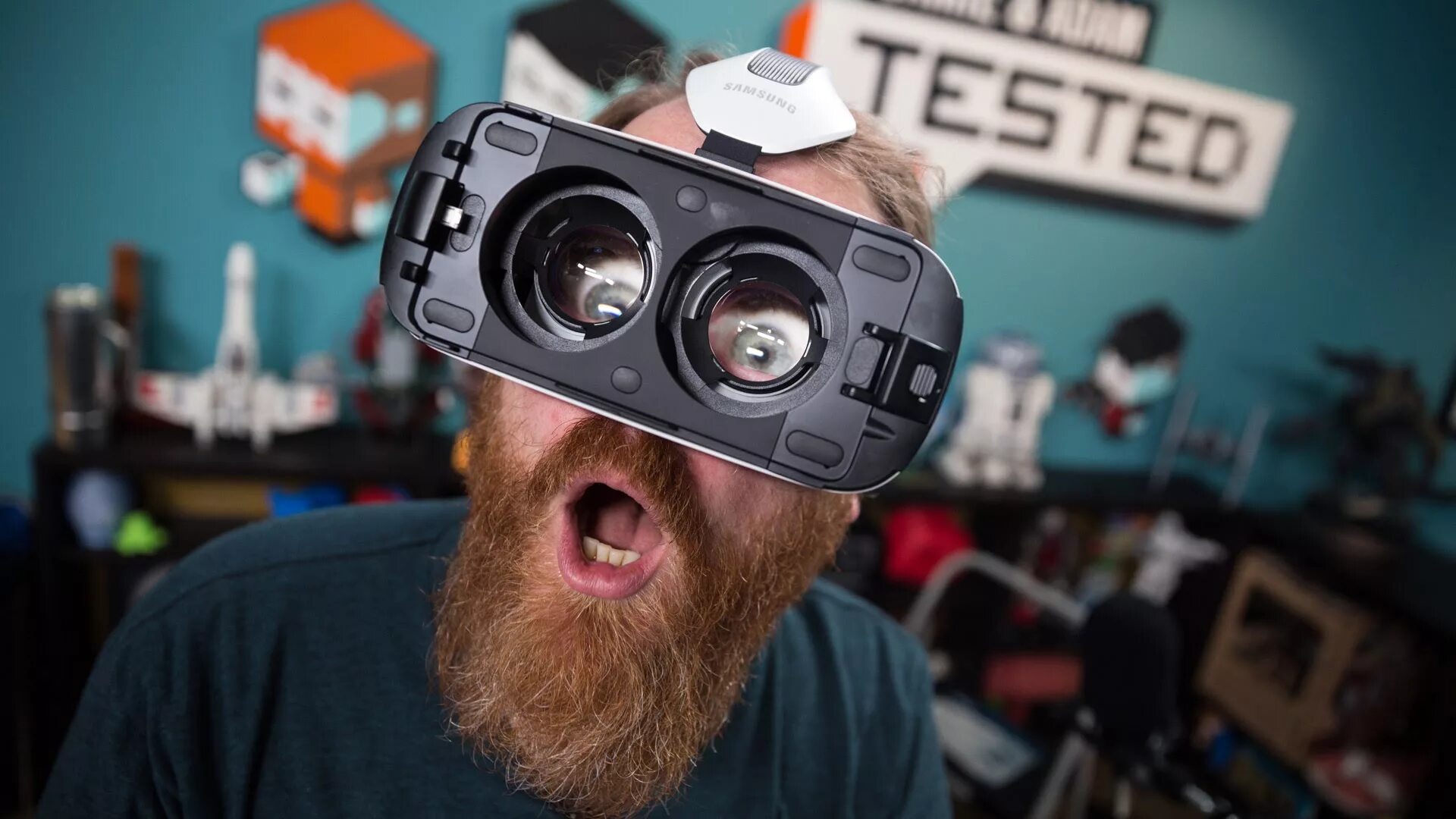 Игры vr очки играть. Очки виртуальной реальности. VR виртуальная реальность. Современные очки виртуальной реальности. Очки виртуальной реальности на человеке.