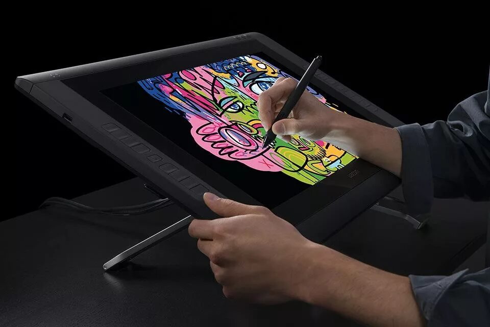 Wacom компьютер. Wacom Cintiq 22hd. Wacom Cintiq 22 Pro. Wacom Cintiq 22hd dtk-2200. Планшет Рисовальный Wacom.