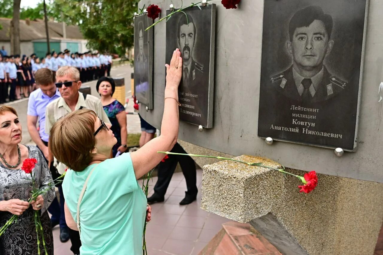 14 июня 1995. Трагедия в Буденновске 1995. Буденновске теракт в Буденновске 1995. Буденновск 14 июня 1995 года.