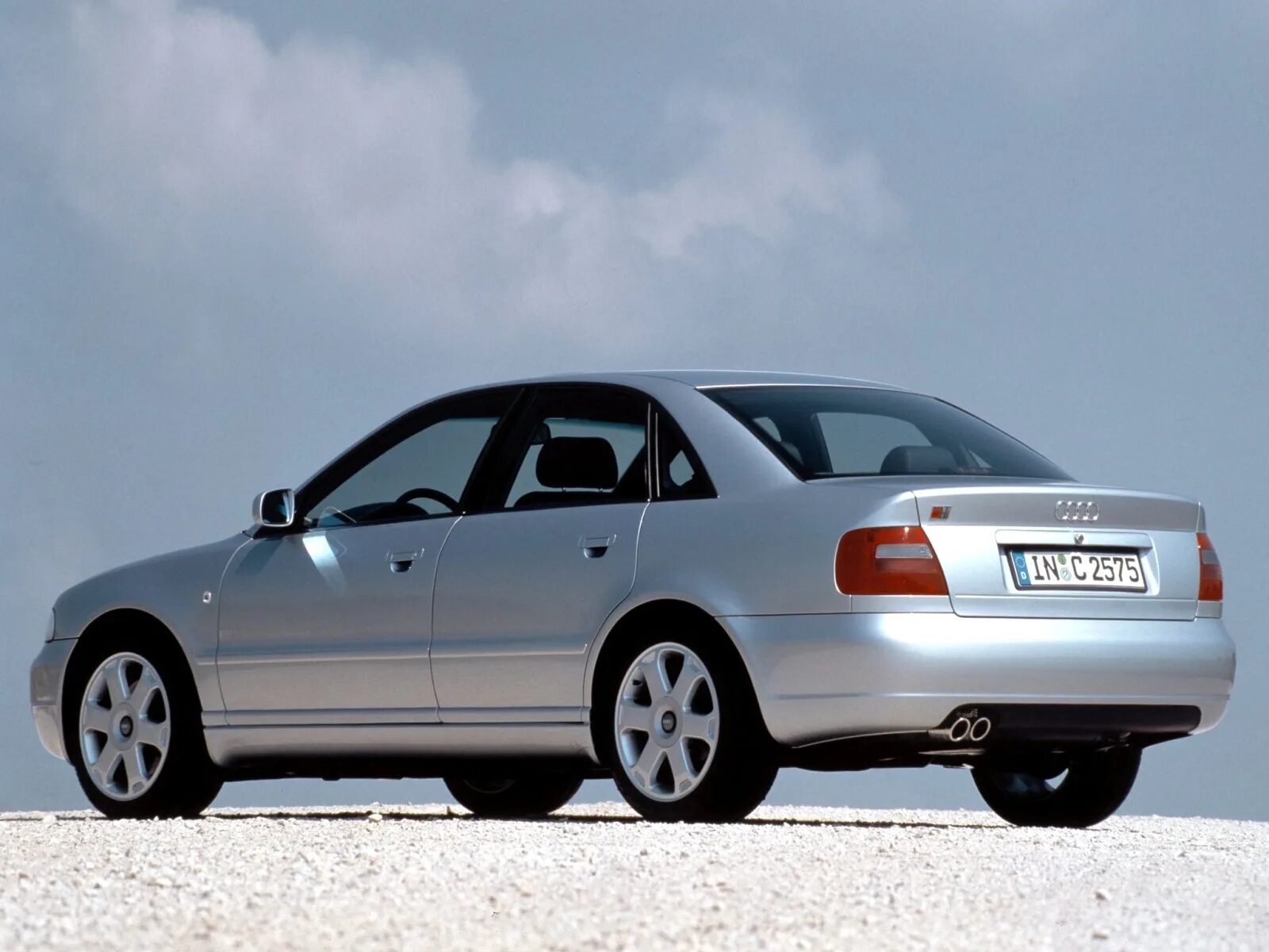 Audi a4 b5 s4. Audi a4 b5 1997. Ауди s4 1997. Audi a4 (b5) седан 1997. Купить ауди а4 в5