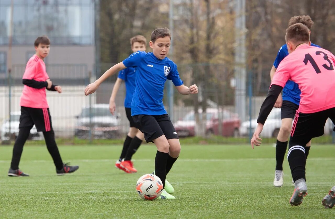 Пфо юноши 2009. Сокол футбол. Пфо юноши 2009. Баскетболист 10 лет. Молодые баскетболисты до 20 лет.