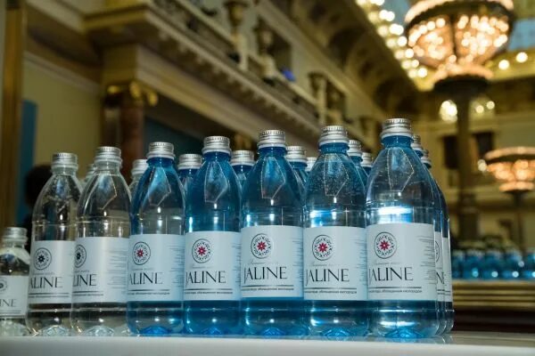 Кислород в питьевой воде. Вода жалин jaline. минеральная вода премиум класса. кислородная вода. кислород в воде.