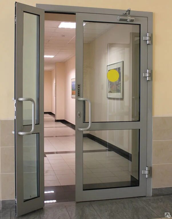 Алюминиевые двери кп45 офисные. Алюминиевая дверь 700x2200 мм.. Дверь алюминиевая кп45 800*2000. Двери алюминиевые кп45 коричневые.